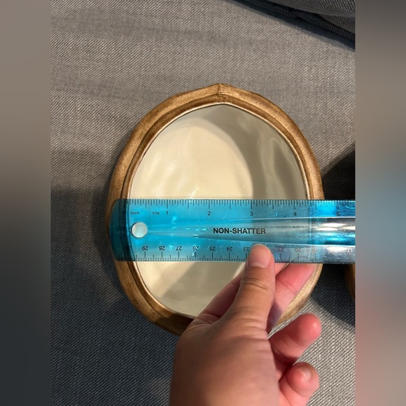 Vintage Walnut Shaped Lidded Trinket Box - Picture 8 of 10